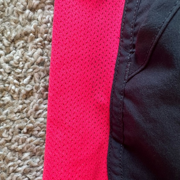 Under Armour Women's Athletic Shorts Black with Pink Accents Lined Size Medium - Picture 4 of 8